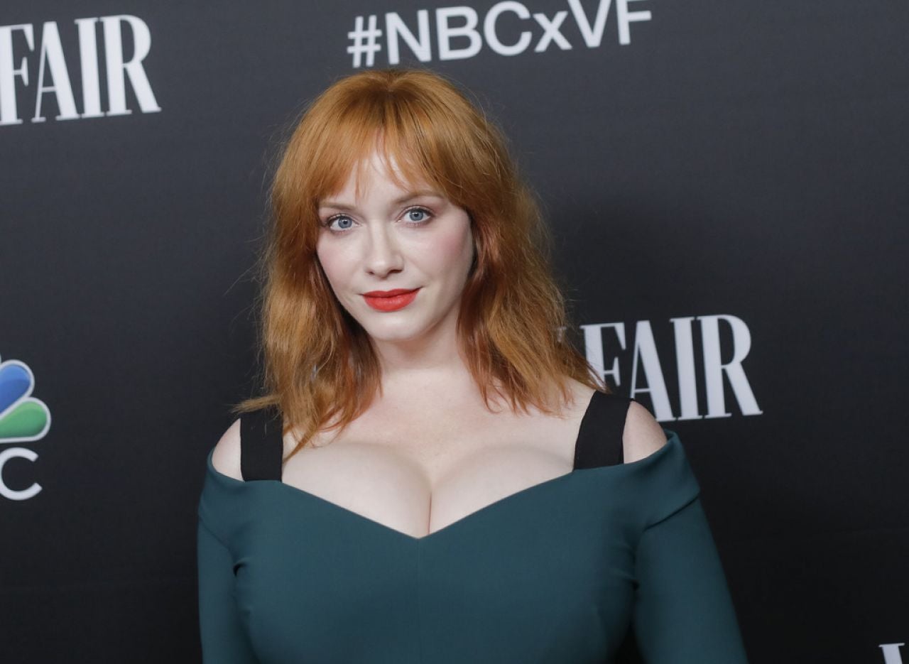 Christina Hendricks needs to be spit roasted as her fat tits bounces hard