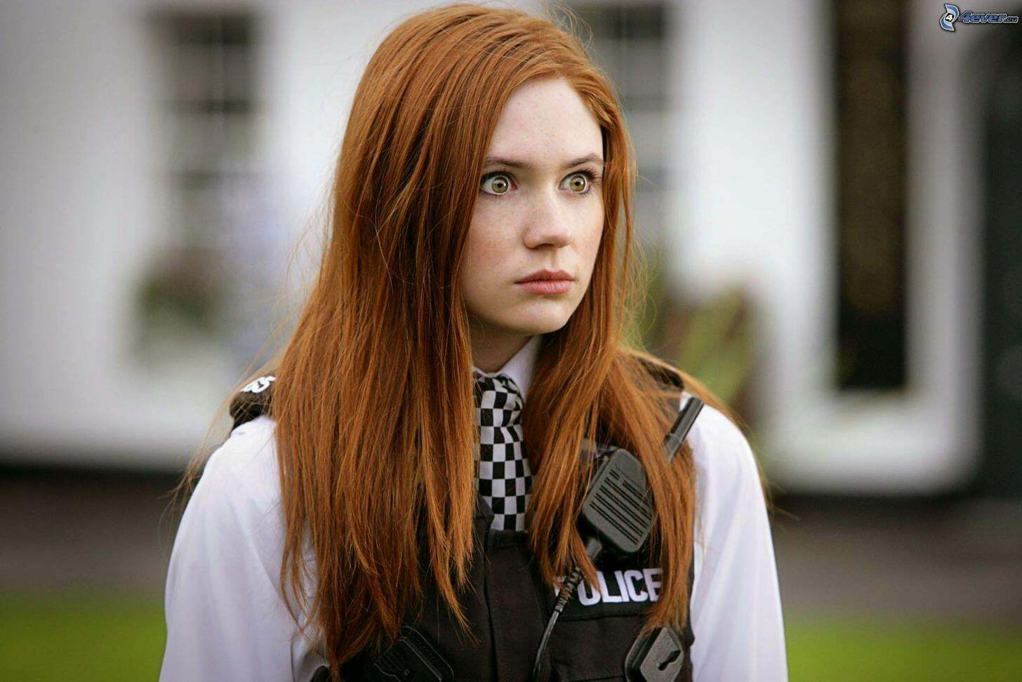 I really should find more time to jerk off to Karen Gillan