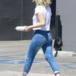 Jennifer Lawrence would love to sit on your face in these jeans