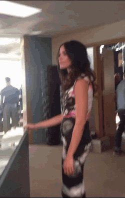 Abigail Spencer twerking