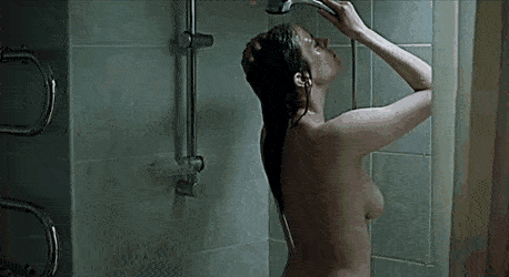 Eva Green fit sweet plots in 'Proxima'