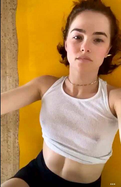 Zoey Deutch showing off her nipples ?