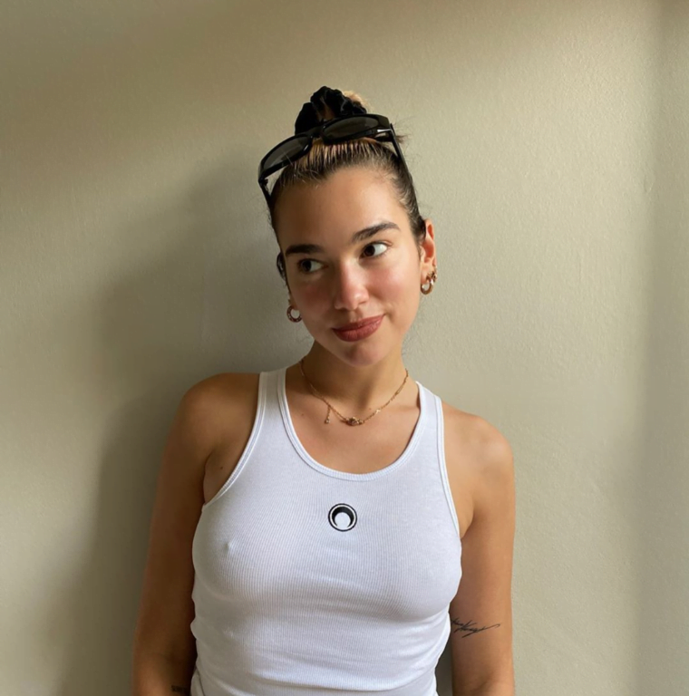 Dua Lipa and her pokies