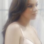 Hailee Steinfeld's titty game strong