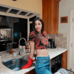 How are you fucking Victoria Justice over this counter?