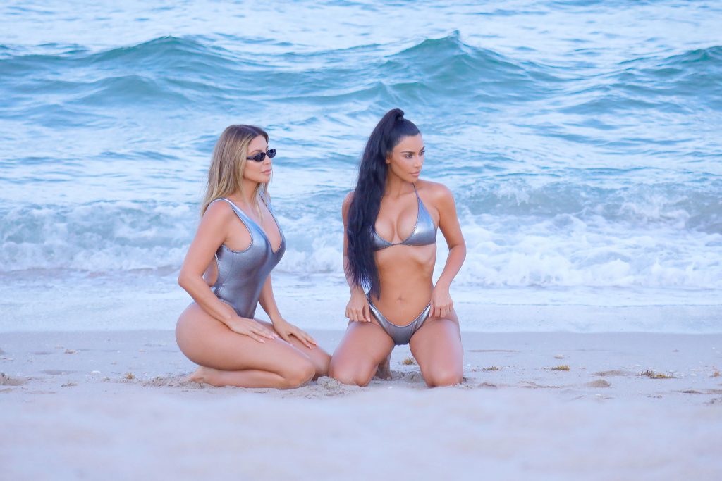 Kim Kardashian & Larsa Pippen Sexy (23 Photos)