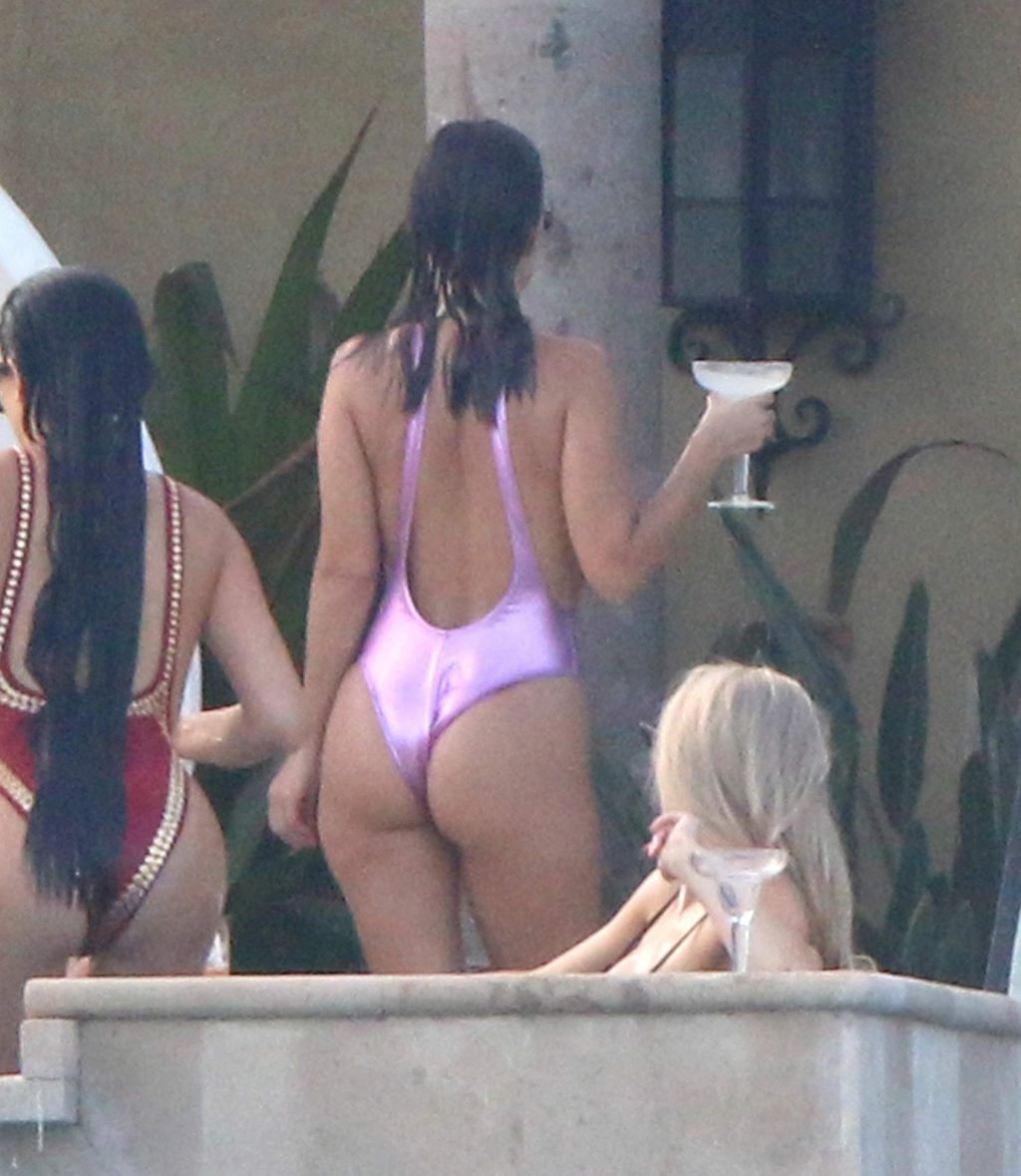 Pics kourtney nude kardashian leaked Kourtney Kardashian