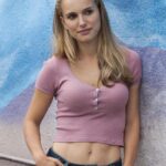 Natalie Portman needs cum on her stomach