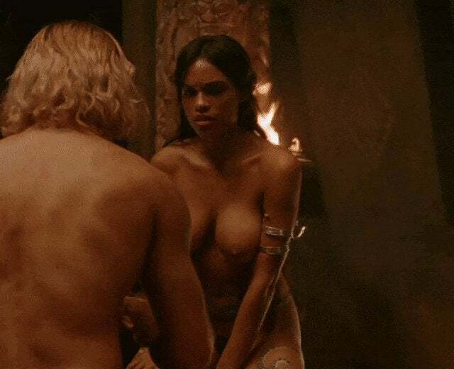 Rosario Dawson shakes her huge tits in Alexander (2004)