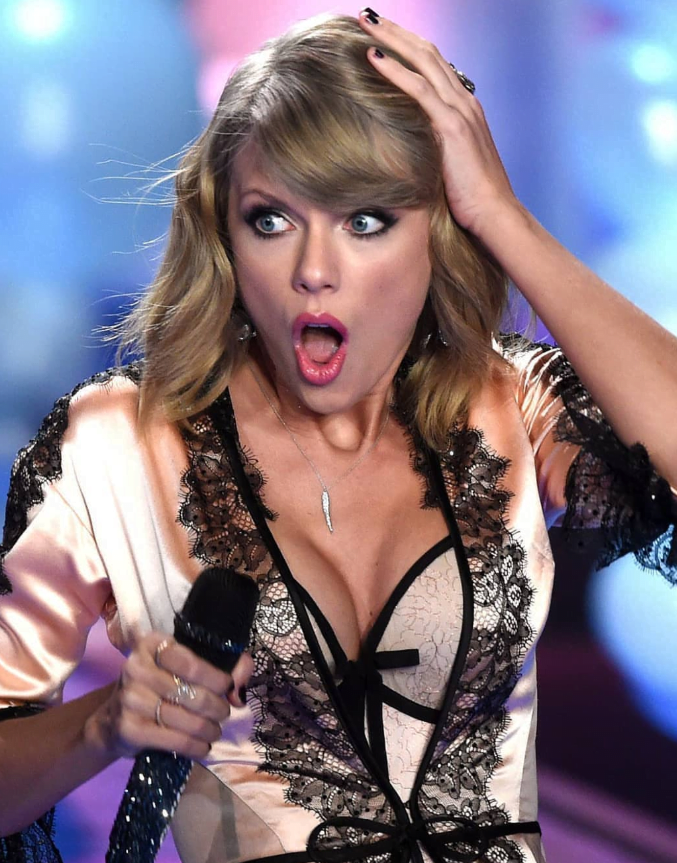 When Taylor Swift sees you jerking off to her