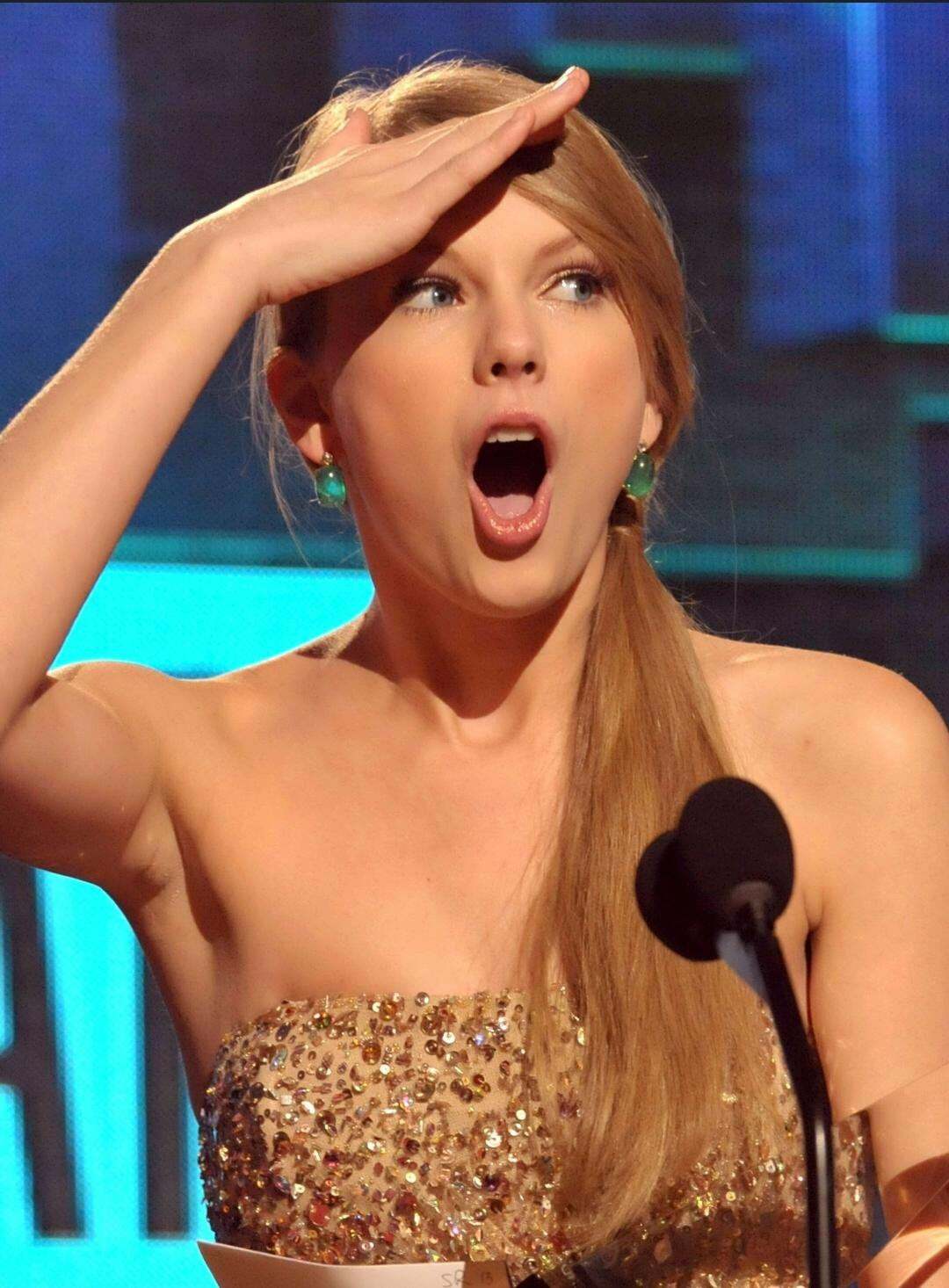 Taylor Swift opening wide