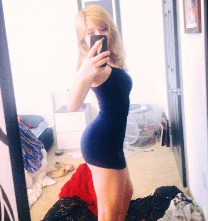 Jennette McCurdy ready to go clubbing in her slutty little black dress