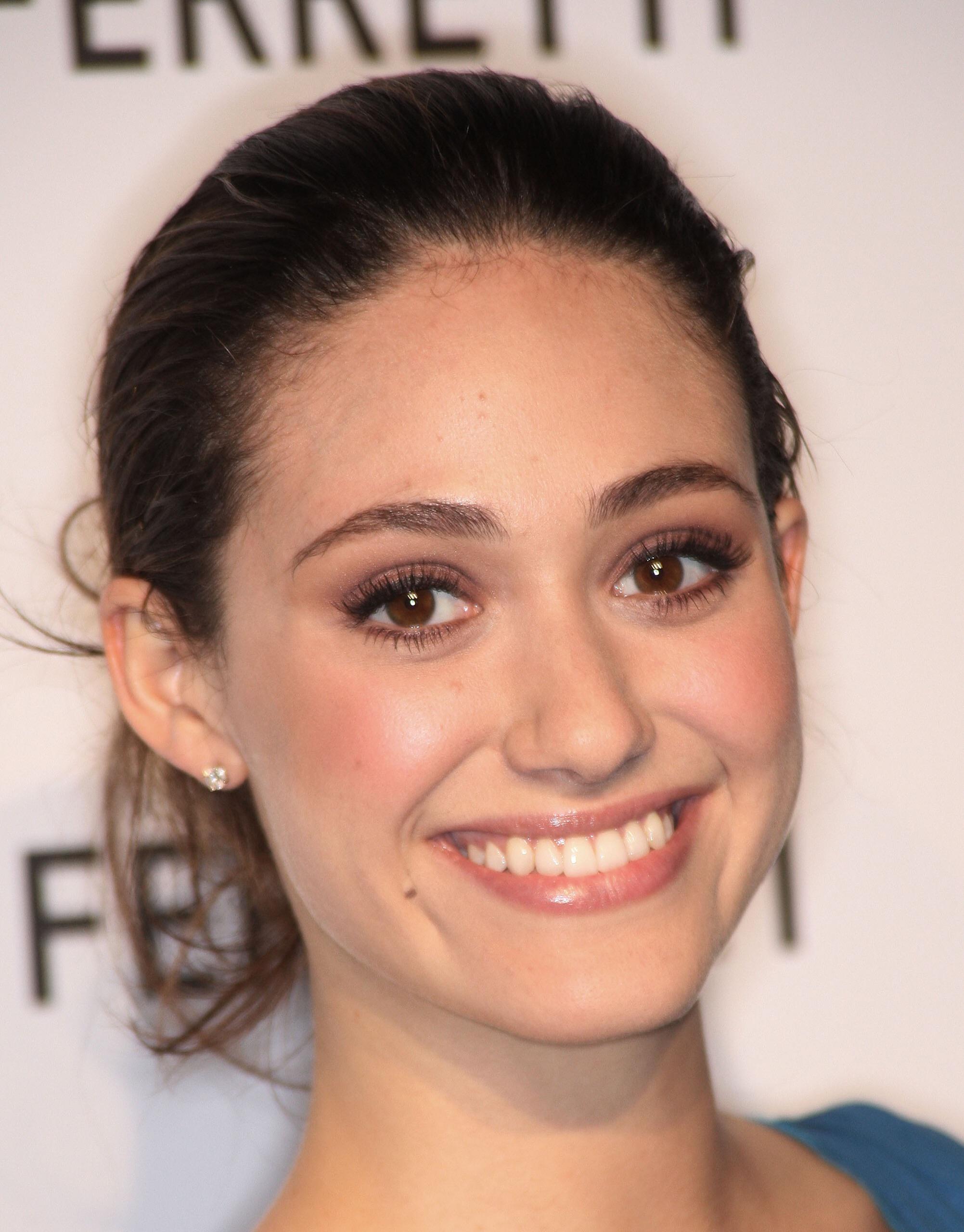 Emmy Rossum’s pretty face is enough to make me cum
