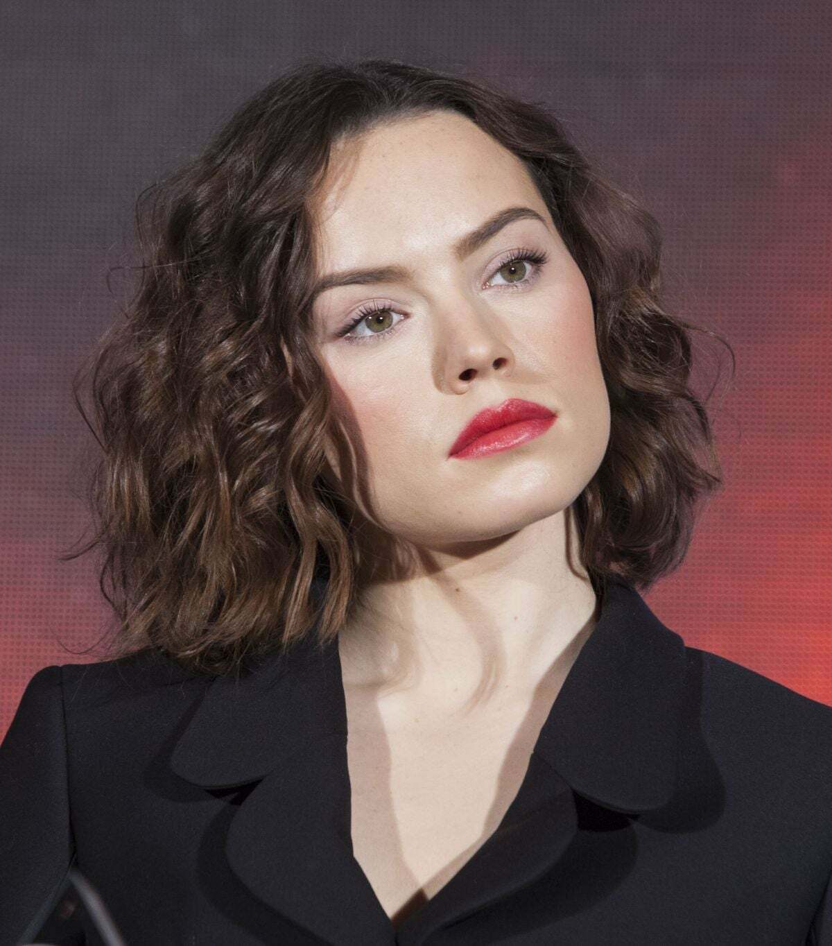 Log 2020.47 - Daisy Ridley - Cum hard for her gorgeous face with sexy red lipstick