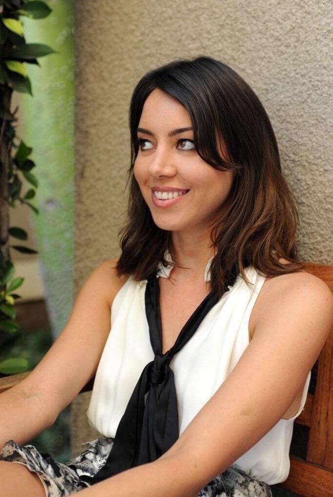 I don’t know why Aubrey Plaza gets me hard, but she does