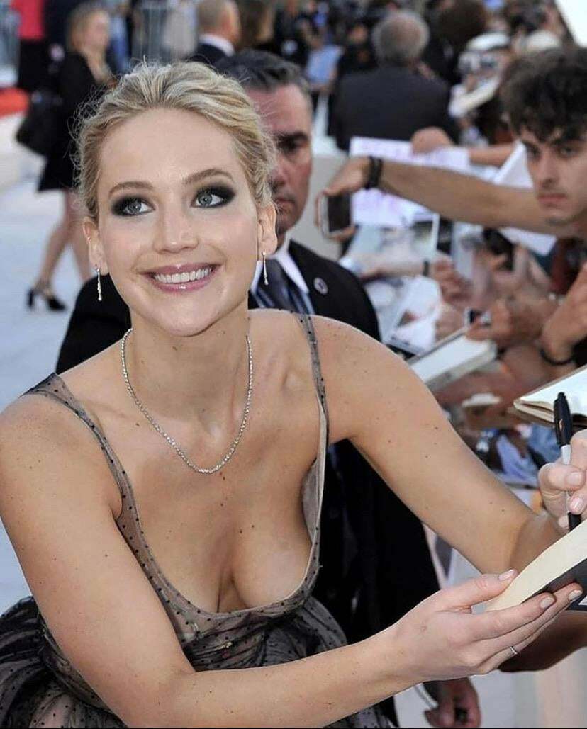 Sexy Jennifer Lawrence 💦💦