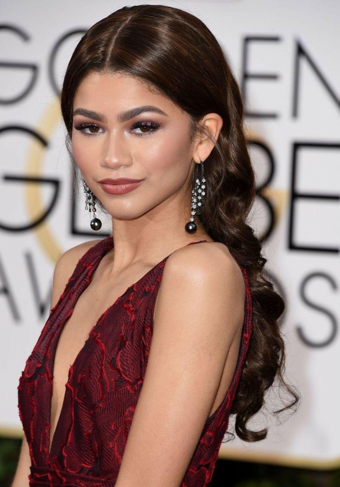 I'm in love with Zendaya. Any buds up for a jerk to her together?