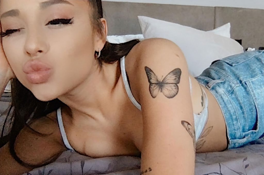 Ariana Grande Erotic