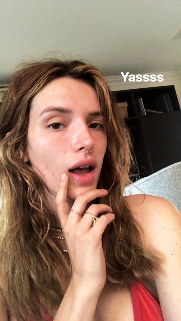 Bella Thorne Sexy (14 Pics + GIF)