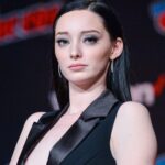 Emma Dumont Sexy (46 Photos)