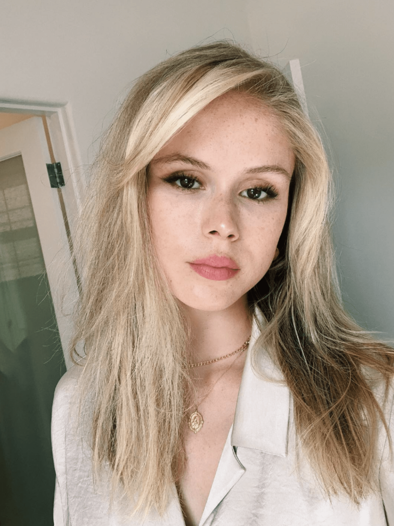 Erin Moriarty is definitely facefuck material