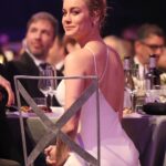 I wanna fucking rail Brie larson's round ass in this dress and cum in her so bad.