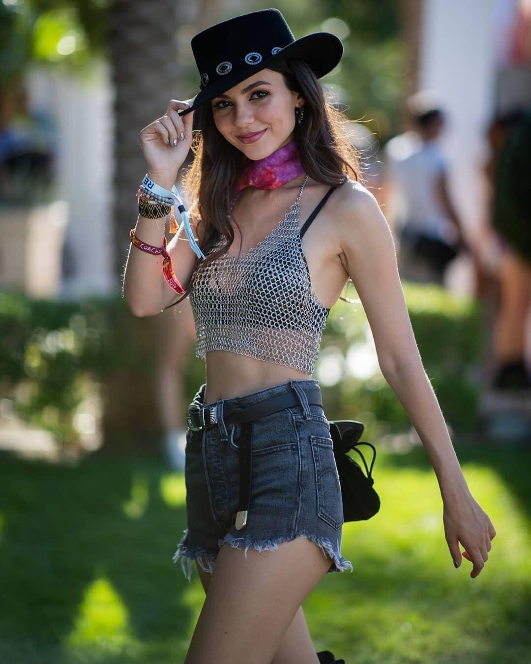 Victoria Justice has such an amazing body