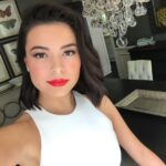 Miranda Cosgrove - red lipstick
