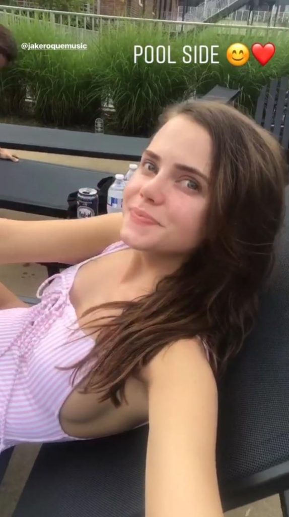 Tiffany Alvord Sideboob (4 Pics)