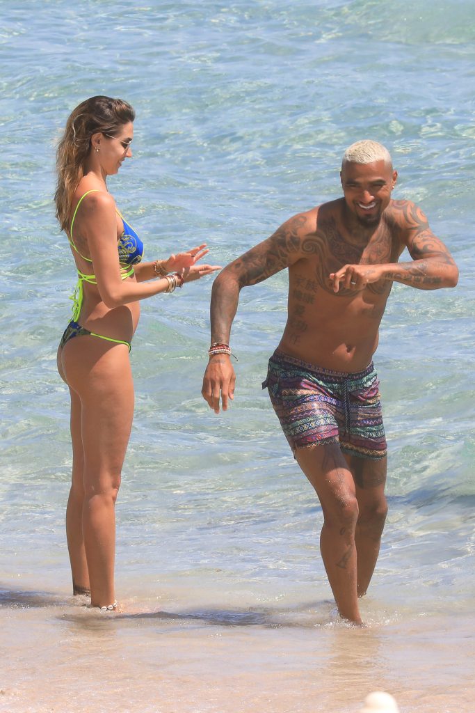 Melissa Satta Sexy (10 Photos)