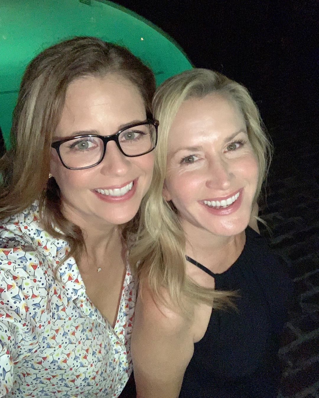 Jenna Fischer and Angela Kinsey is the dream MILF threesome. Any buds willing to help me cum to them?