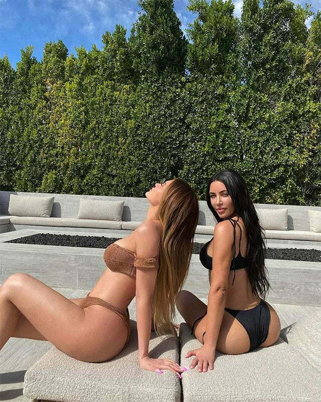 I would kill for a Double Anal Session with Kim Kardashian and Kylie Jenner