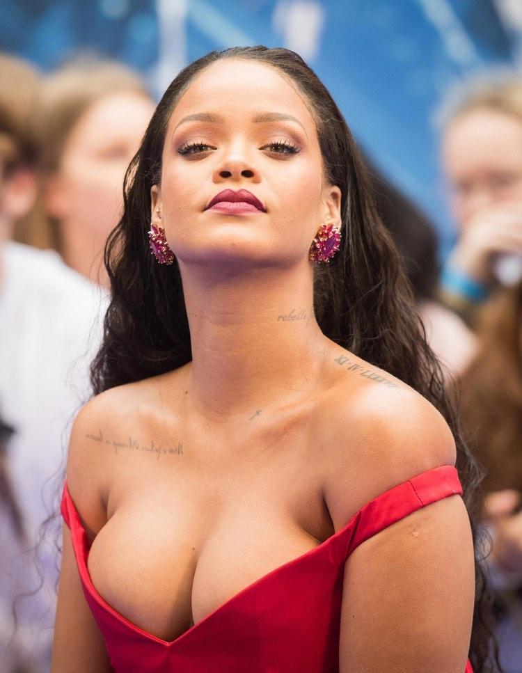 Rihanna 😍😍😍