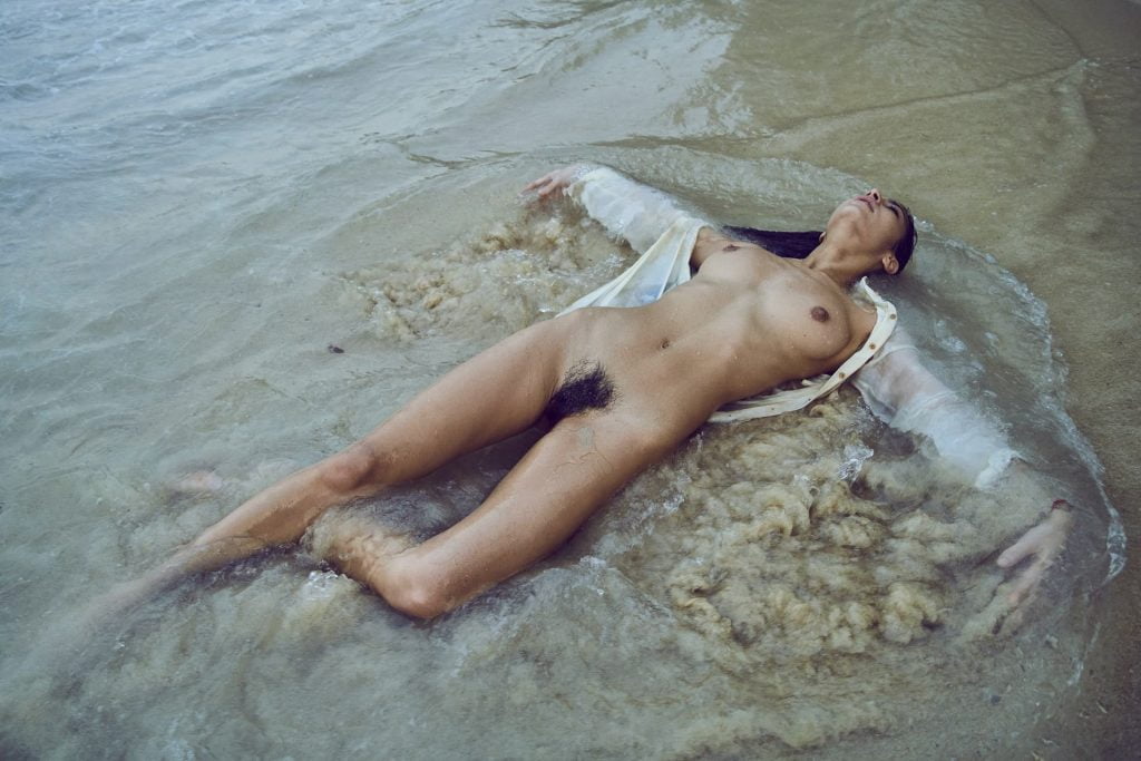 Emilie Payet Nude (5 Photos)