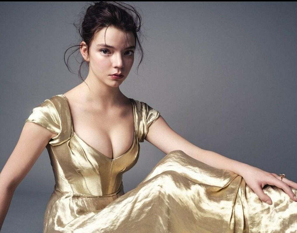 Anya Taylor-Joy needs a load of cum blown into her gorgeous eyes