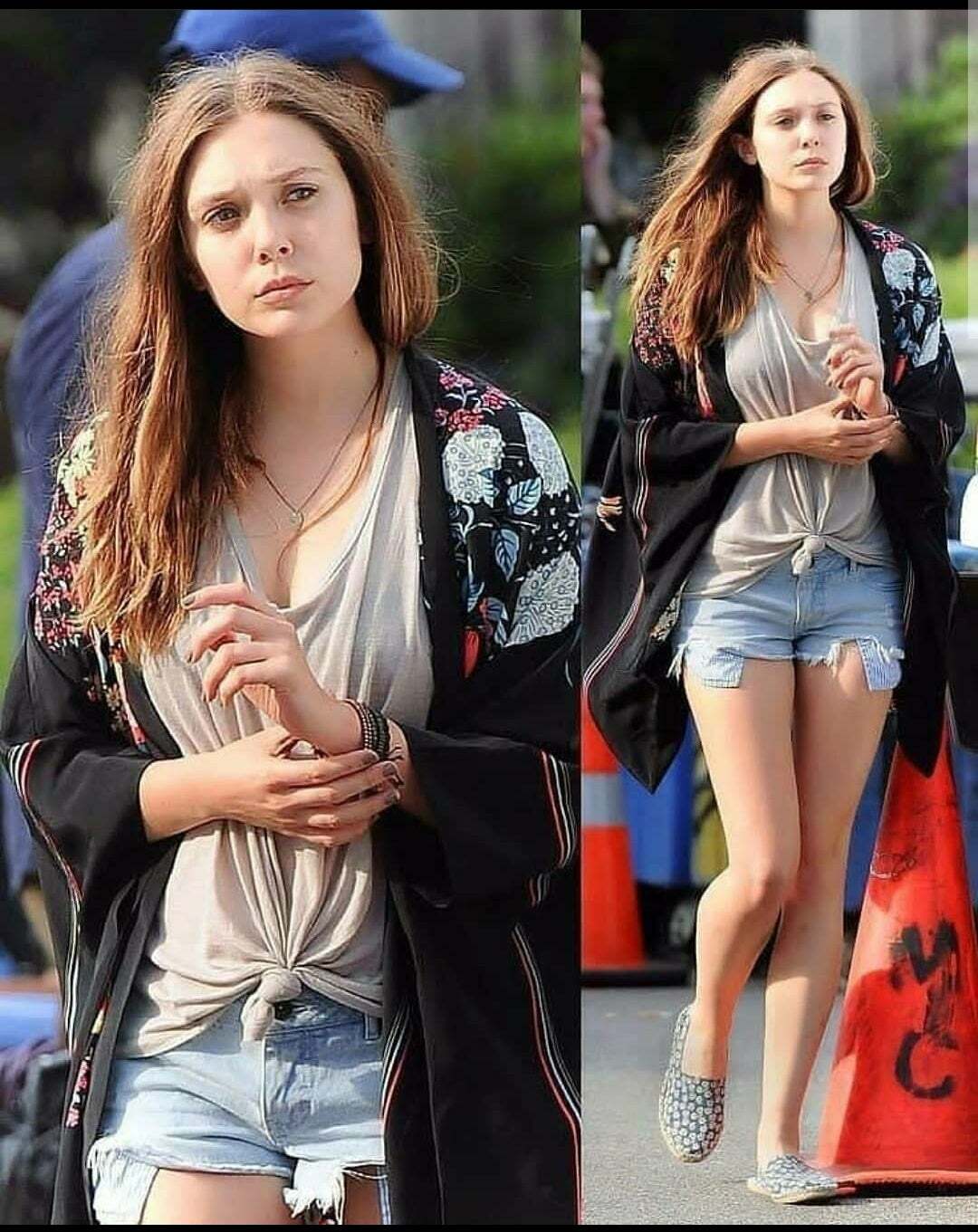 Elizabeth Olsen in this casual clothes looks hotter than when she is all glam up... Just gives her that natural look u fuck once u invite her to ur place after meeting at a mall or grocery