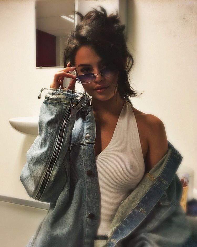 Selena Gomez always looks fucking sexy