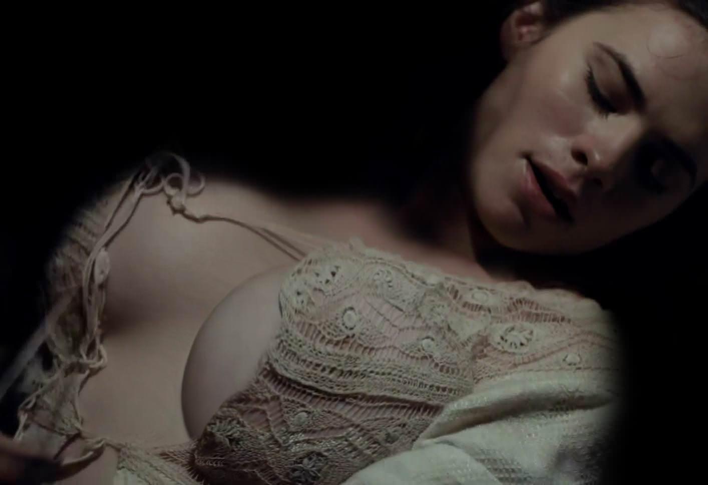 Hayley Atwell's massive titties