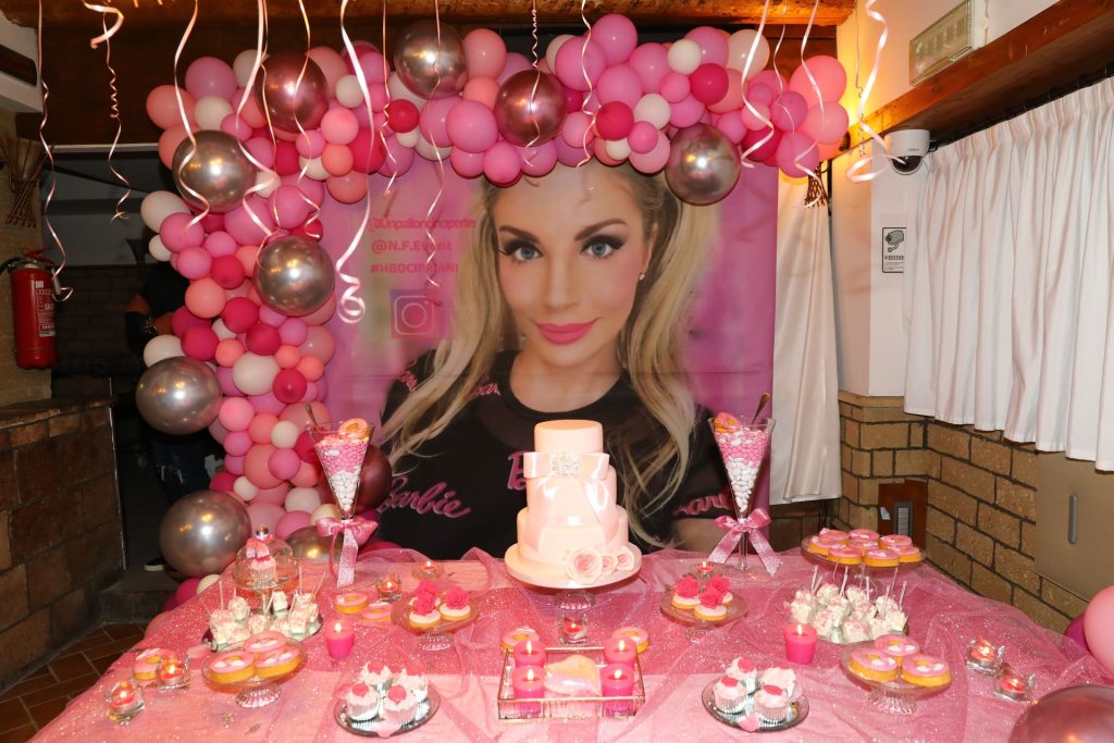 Francesca Cipriani Cleavage