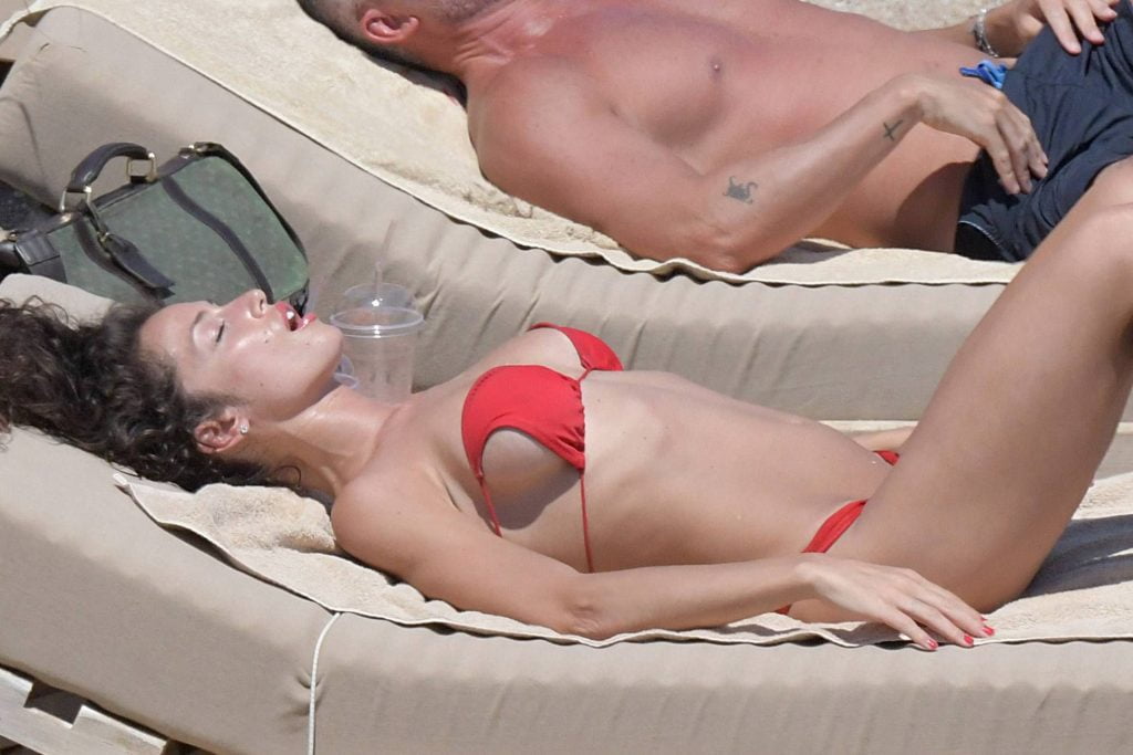 Raffaella Fico Sexy (62 Photos)