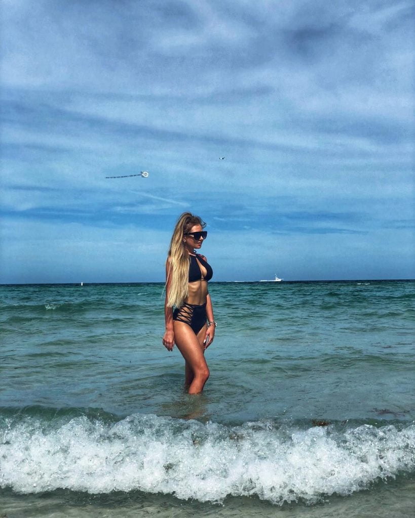 Anna Luch Sexy (22 Photos + GIF)