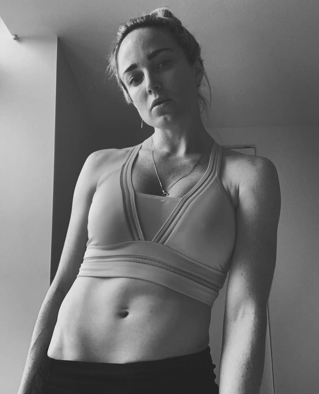 Caity Lotz is so sexy I want to fuck her