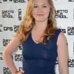 Julia Stiles Nude & Sexy (92 Photos)