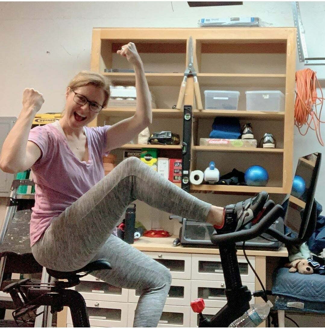 Lets help Jenna Fischer burn some extra calories with some