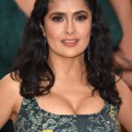 Salma Hayek Sexy (10 Photos)