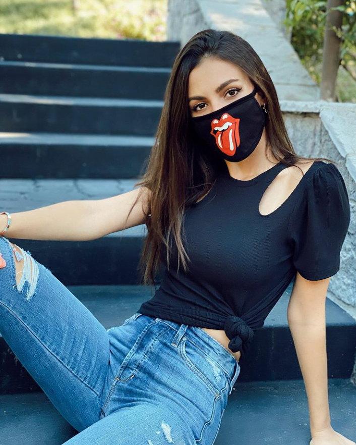 Victoria Justice is so hot even in a mask