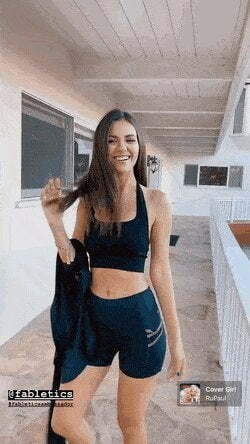 Victoria Justice's tight ass drives me crazy