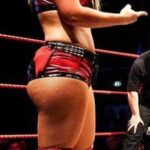 Toni Storm is unreasonably Thicc