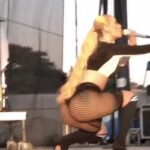 I know Iggy Azaleas ass claps so beautifully when you hit it from behind