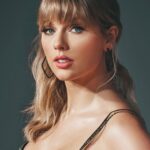 Cuck me for the queen Taylor Swift 🤤🤤